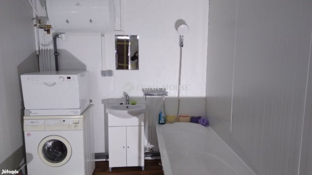 Eladó családi ház, Héregen 11 M Ft, 1 szobás