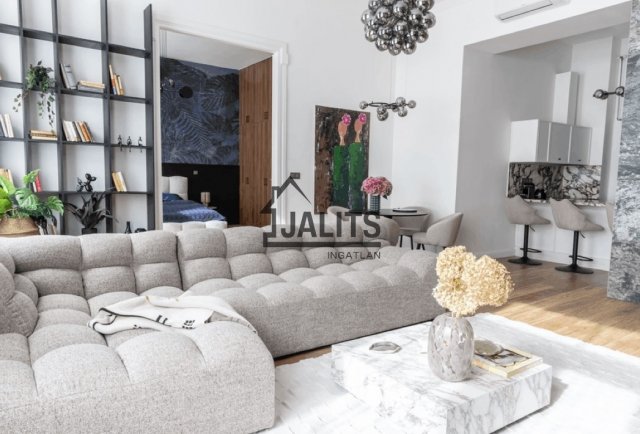 Kiadó téglalakás, albérlet, Budapesten, V. kerületben, 3 szobás