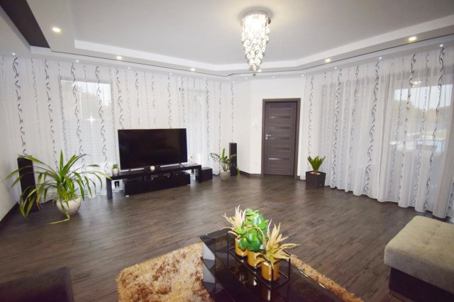 Eladó családi ház, Debrecenben 174.9 M Ft, 4 szobás