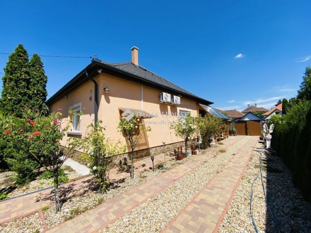 Eladó családi ház, Monoron 89.9 M Ft, 3 szobás