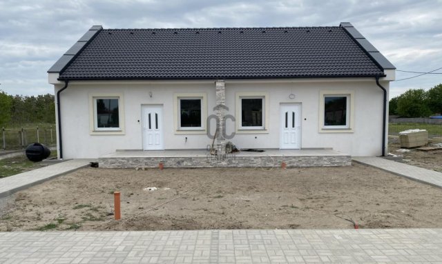 Eladó téglalakás, Tápiószőlősön 45 M Ft, 3 szobás