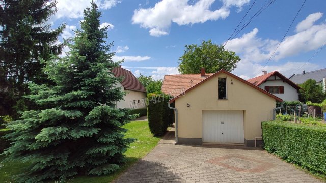 Eladó családi ház, Győrújbaráton 54.8 M Ft, 4 szobás