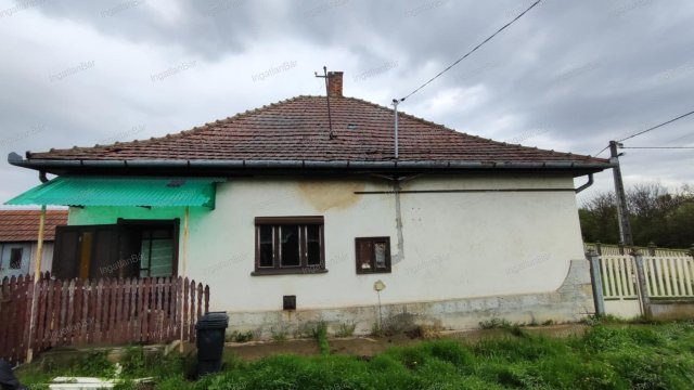 Eladó családi ház, Nagydoboson 8 M Ft, 2 szobás