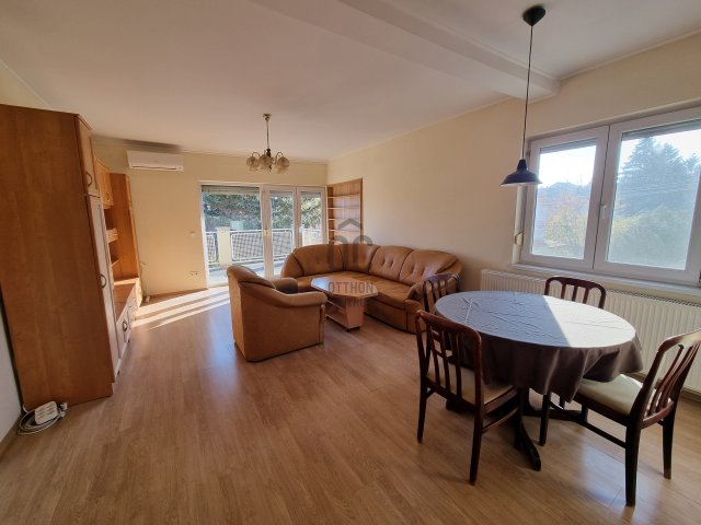 Eladó téglalakás, Balatonalmádiban 90 M Ft, 3 szobás