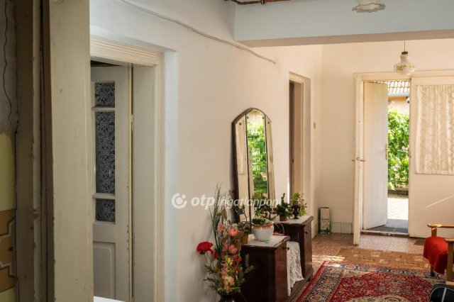 Eladó családi ház, Szakolyon 13.3 M Ft, 3 szobás