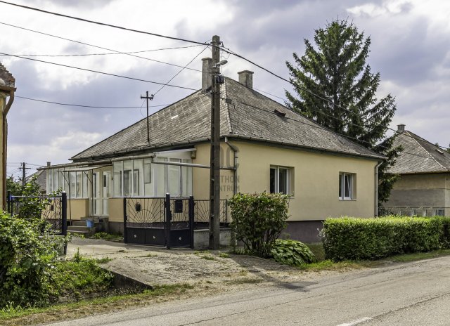 Eladó családi ház, Székesfehérvárott 69.9 M Ft, 3 szobás