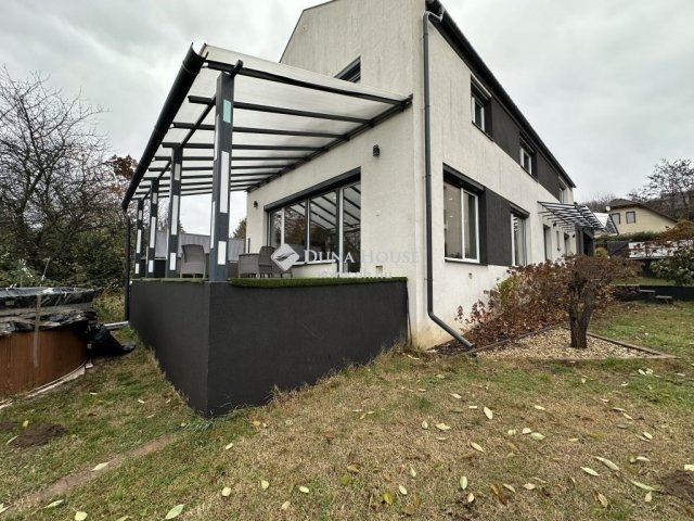 Eladó családi ház, Gödöllőn 279.9 M Ft, 5 szobás