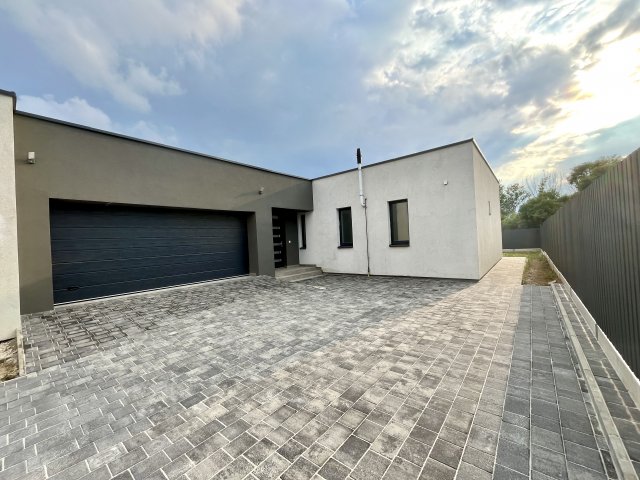 Eladó ikerház, Nyíregyházán 81.5 M Ft, 1 szobás