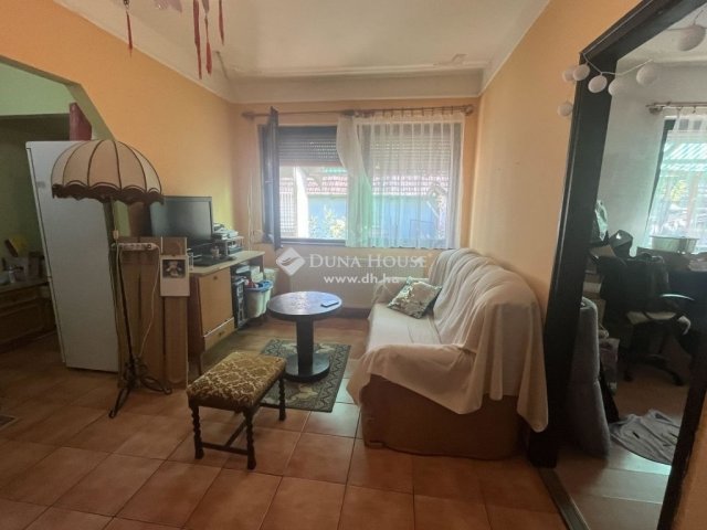 Eladó családi ház, Úrin 47.9 M Ft, 4 szobás