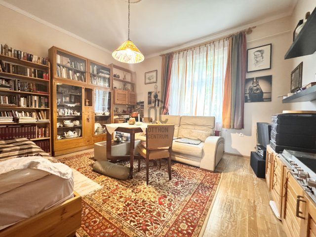 Eladó téglalakás, Győrött 65 M Ft, 3 szobás