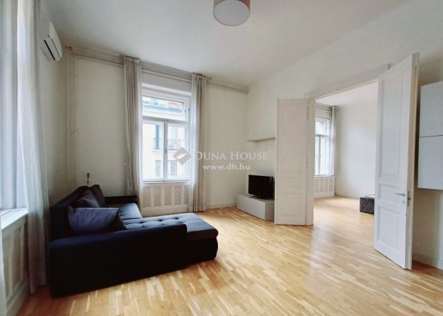 Eladó téglalakás, Budapesten, VI. kerületben 109.99 M Ft