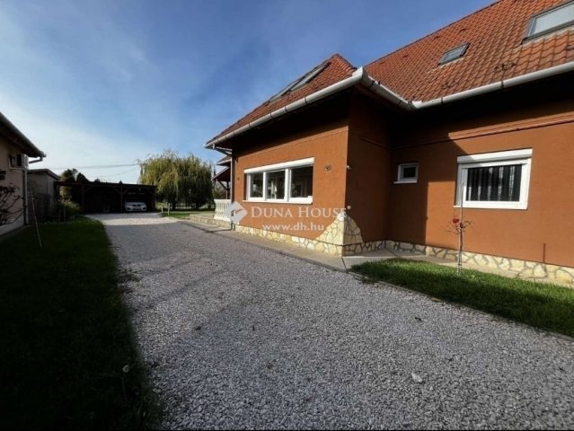 Eladó családi ház, Görcsönyben 74.9 M Ft, 4 szobás