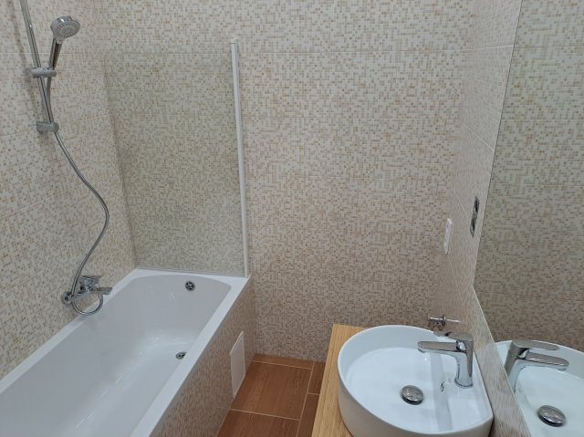 Eladó téglalakás, Cegléden 48 M Ft, 4+2 szobás