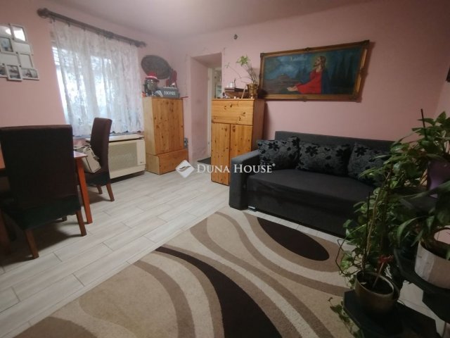 Eladó családi ház, Előszálláson 24.999 M Ft, 4 szobás