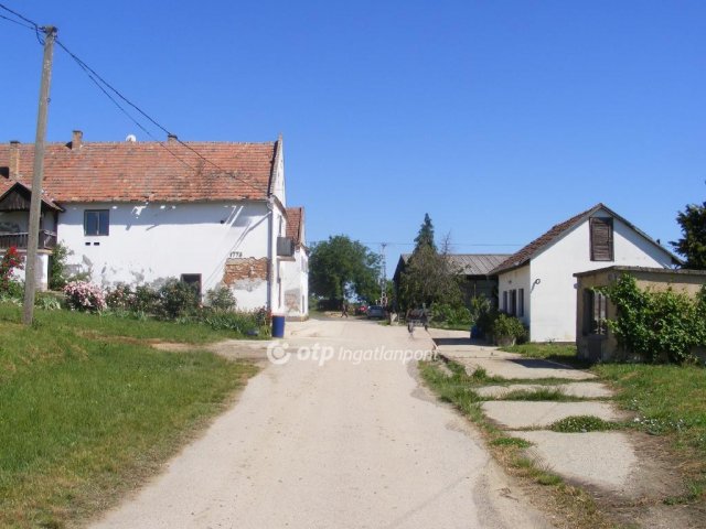 Eladó mezogazdasagi ingatlan, Kéthelyen 220 M Ft