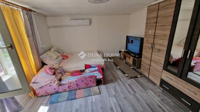 Eladó családi ház, Domonyban 29.9 M Ft, 4 szobás
