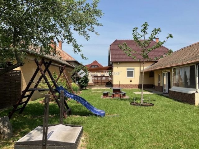 Eladó családi ház, Törökszentmiklóson 44.9 M Ft, 4 szobás