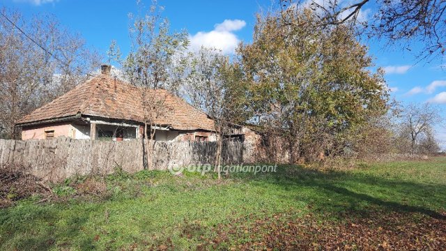 Eladó családi ház, Pilisen 7.5 M Ft, 1+2 szobás