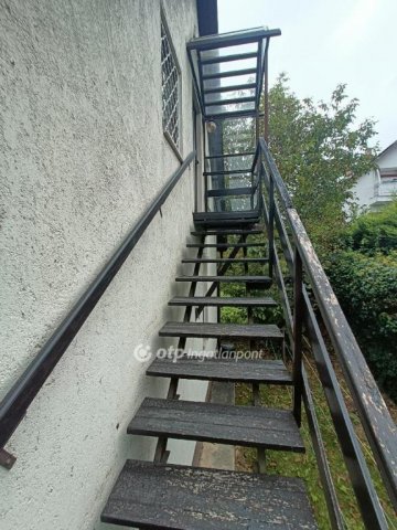 Eladó családi ház, Budakeszin 119.9 M Ft, 4 szobás