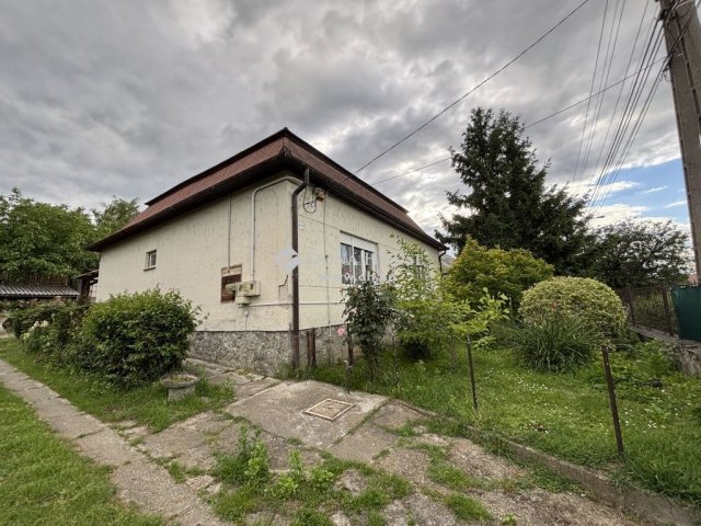 Eladó családi ház, Lábatlanon 47.9 M Ft, 5 szobás