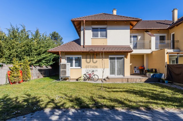 Eladó ikerház, Gödön 134.99 M Ft, 5 szobás