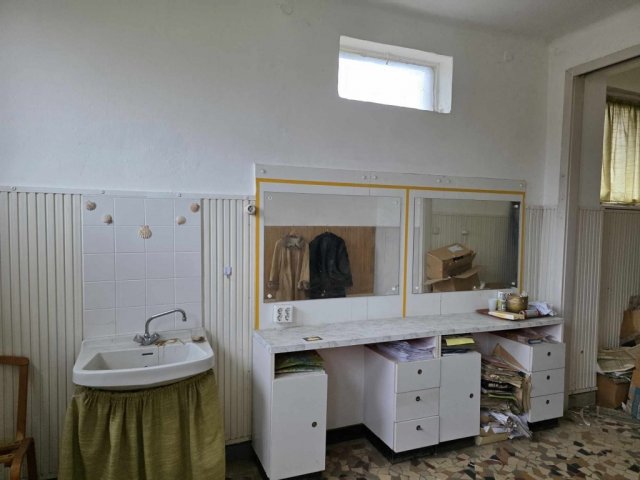Eladó üzlethelyiség, Sellyén 19.99 M Ft, 3 szobás
