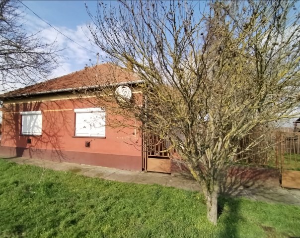 Eladó családi ház, Jászkarajenőn 15.5 M Ft, 2 szobás