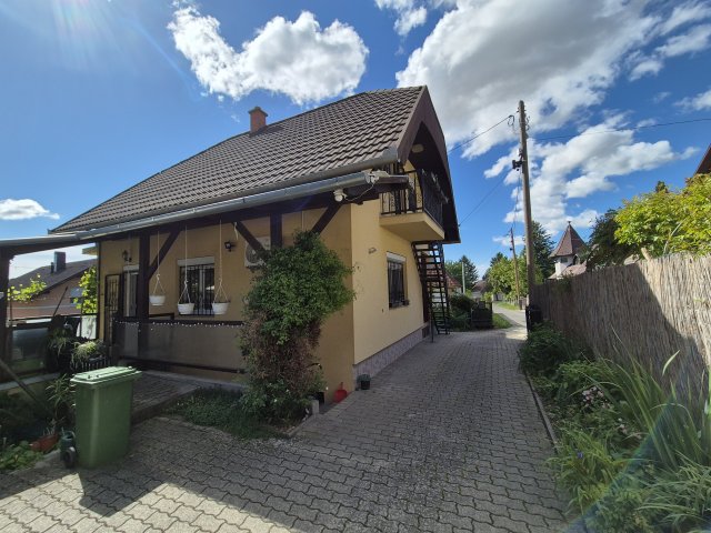 Eladó ikerház, Igalon 59.9 M Ft, 7 szobás / költözzbe.hu
