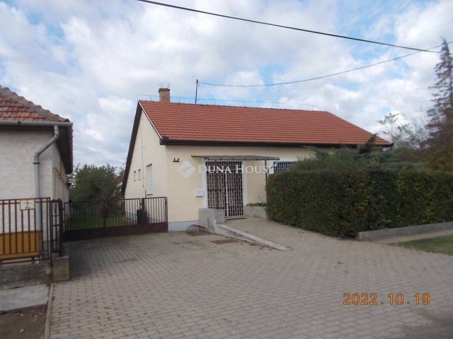 Eladó iroda, Kompolton 18.63 M Ft, 1 szobás / költözzbe.hu