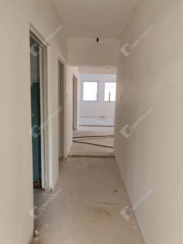 Eladó családi ház, Komáromban 65 M Ft, 4 szobás