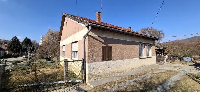 Eladó családi ház, Kisbárapátin 33.6 M Ft, 3 szobás