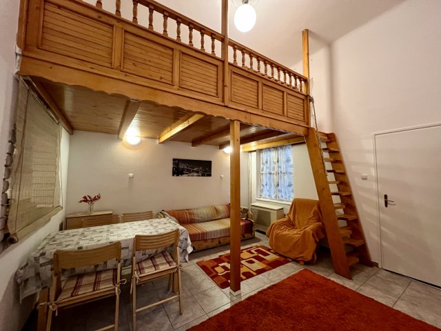 Eladó téglalakás, Budapesten, VI. kerületben 65 M Ft, 2 szobás