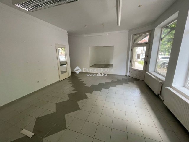 Eladó üzlethelyiség, Orosházán 45 M Ft / költözzbe.hu