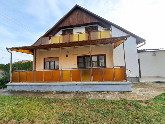 Eladó családi ház, Balatonlelleén 59.99 M Ft, 6 szobás