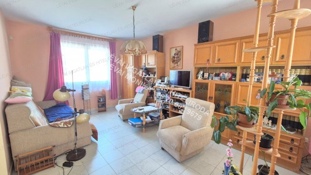 Eladó családi ház, Békéscsabán 56.9 M Ft, 5 szobás