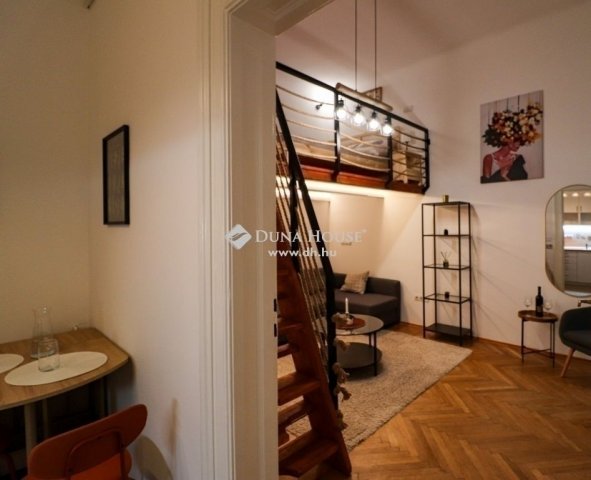 Eladó téglalakás, Budapesten, VI. kerületben 59.9 M Ft, 1 szobás