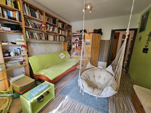 Eladó panellakás, Szentendrén 56.9 M Ft, 3 szobás
