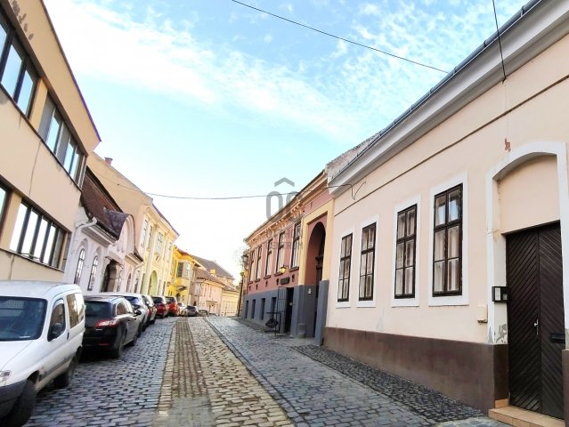 Eladó téglalakás, Székesfehérvárott 65 M Ft, 3 szobás