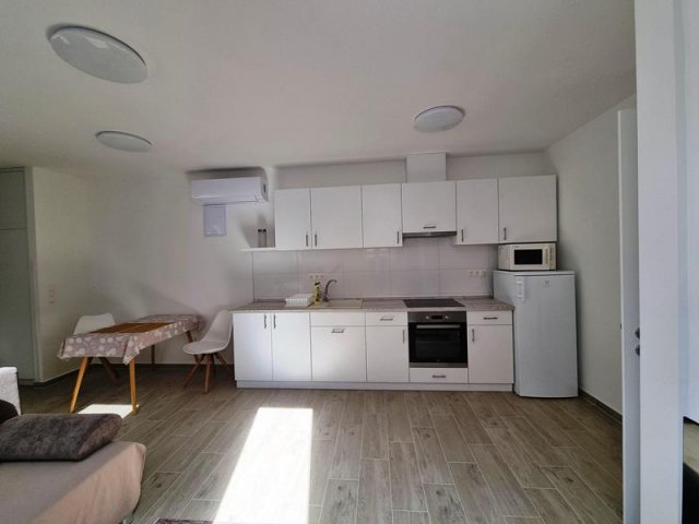 Kiadó téglalakás, albérlet, Pécsett 260 E Ft / hó, 3 szobás