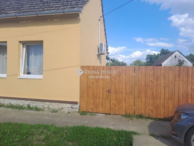Eladó családi ház, Vajszlón 14.9 M Ft, 2 szobás