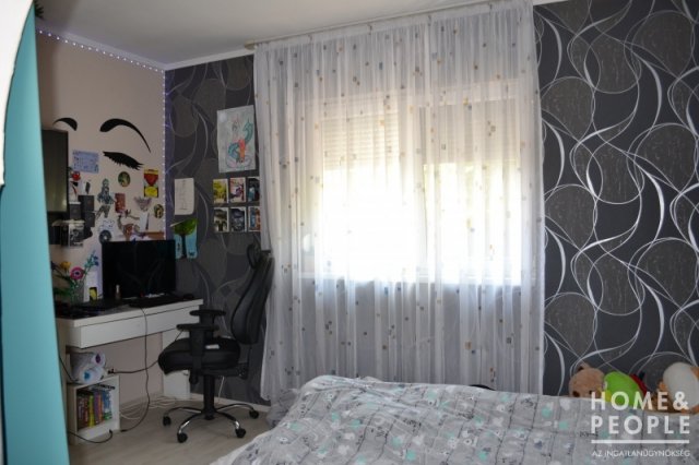 Eladó családi ház, Deszken 72 M Ft, 5 szobás