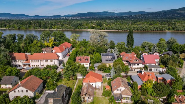 Eladó családi ház, Gödön 90 M Ft, 2 szobás