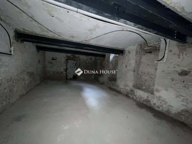 Eladó ipari ingatlan, Budapesten, XIII. kerületben 119 M Ft
