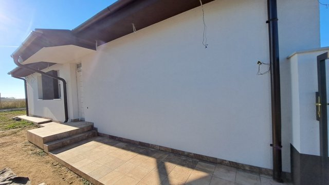 Eladó családi ház, Pécelen 79.9 M Ft, 3+1 szobás