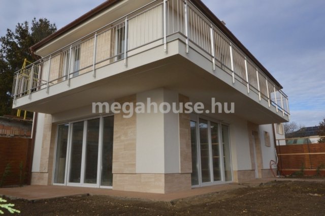 Eladó családi ház, Budaörsön 219.9 M Ft, 5 szobás