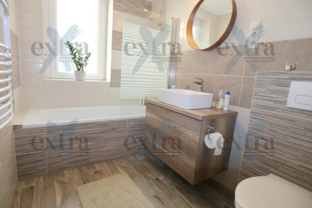 Kiadó téglalakás, albérlet, Szegeden 720 E Ft / hó, 9 szobás