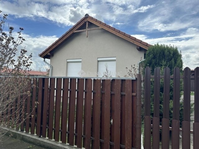 Eladó családi ház, Monoron 67.8 M Ft, 4 szobás
