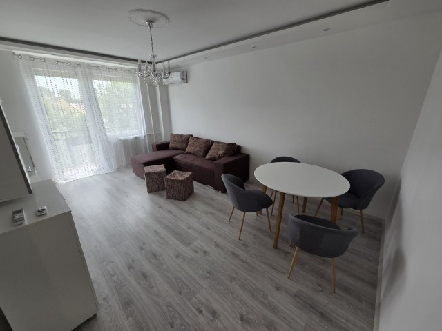 Eladó panellakás, Dunakeszin 0.2 M Ft, 1+1 szobás