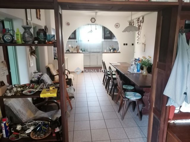 Eladó családi ház, Újfehértón 130 M Ft, 6 szobás