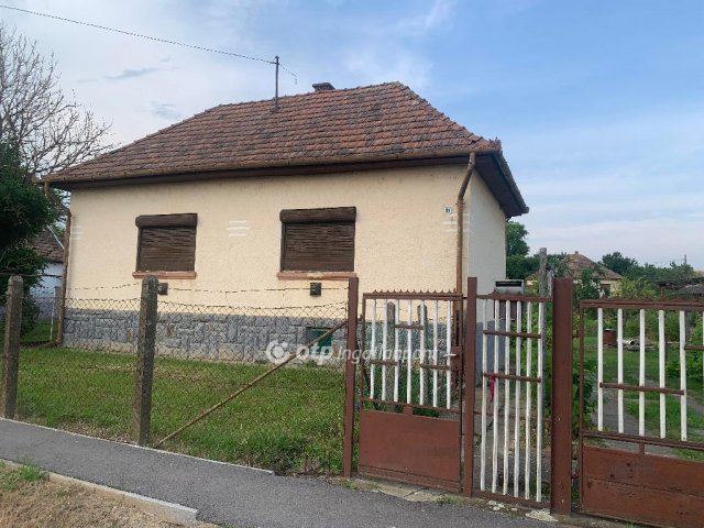 Eladó családi ház, Pétervásárán 9.5 M Ft, 2+1 szobás